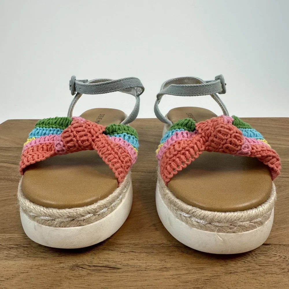 New NWOB Big Kids Steve Madden Jameliaa Woven Rainbow Slingback Sandals Size 1 Y